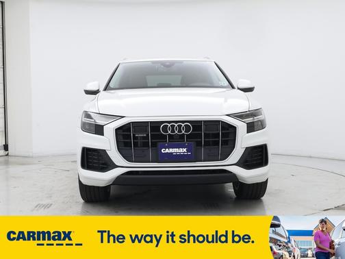 2022 Audi Q8 Premium Plus