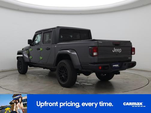 Gray 2021 Jeep Gladiator Overland