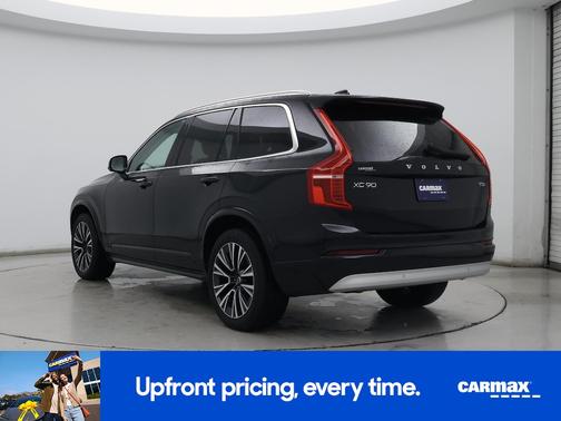 2022 Volvo XC90 T5 Momentum