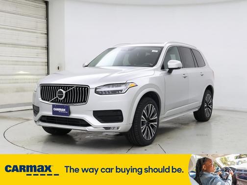 2022 Volvo XC90 T5 Momentum