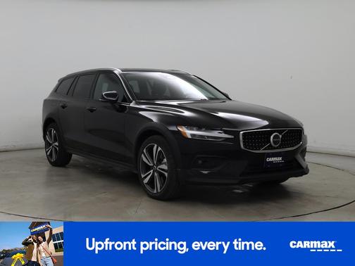 2025 Volvo V60 Cross Country B5 Plus
