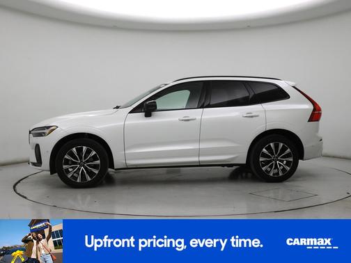 2023 Volvo XC60 B5 Plus Dark Theme