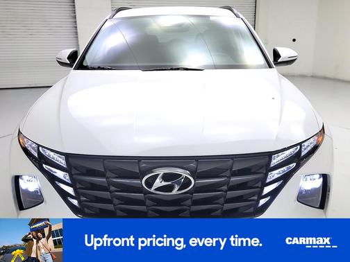 White 2023 Hyundai TUCSON SEL