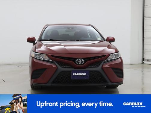 Red 2018 Toyota Camry SE