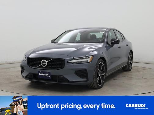 2023 Volvo S60 Recharge Plug-In Hybrid T8 Plus Dark Theme