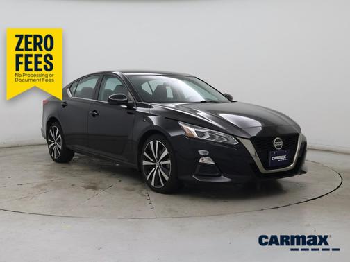 Black 2020 Nissan Altima SR
