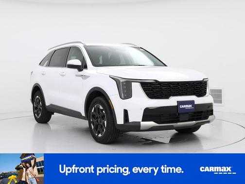 White 2024 Kia Sorento S