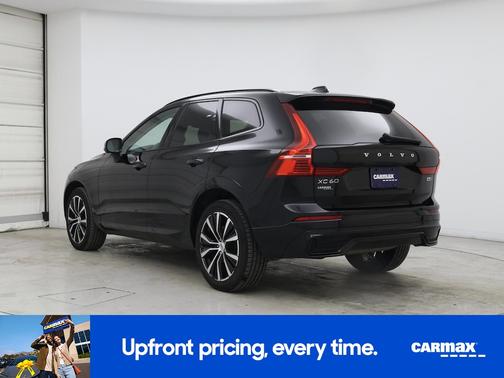 2023 Volvo XC60 B5 Plus Dark Theme