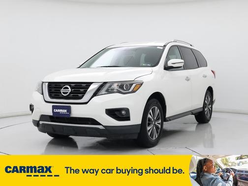 2017 Nissan Pathfinder SV