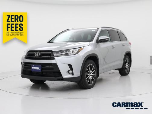 Silver 2018 Toyota Highlander SE