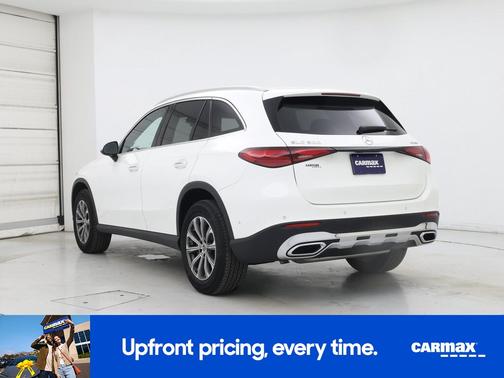 White 2024 Mercedes-Benz GLC 300