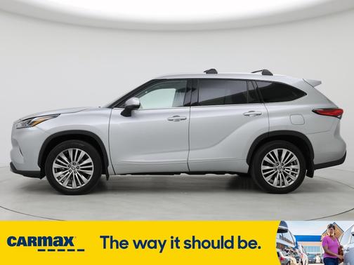 2023 Toyota Highlander Hybrid Platinum