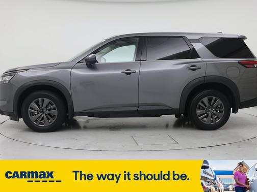 2022 Nissan Pathfinder S