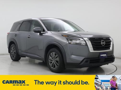2022 Nissan Pathfinder S