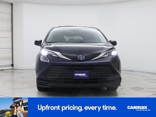 2024 Toyota Sienna LE