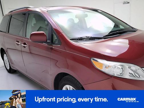 2017 Toyota Sienna XLE