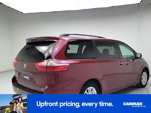 2017 Toyota Sienna XLE