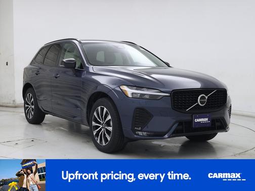 2024 Volvo XC60 B5 Core Dark Theme