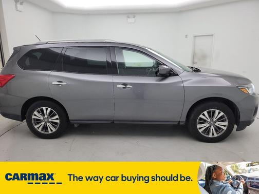 2018 Nissan Pathfinder SV