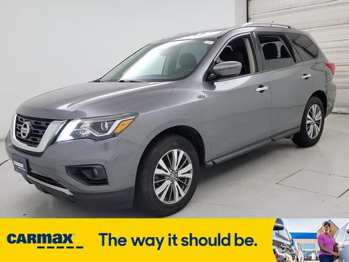 2018 Nissan Pathfinder SV