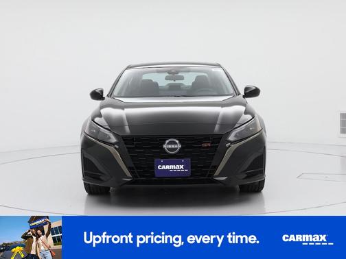 Black 2023 Nissan Altima SR