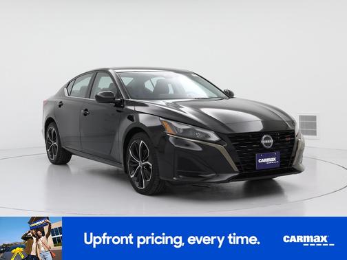Black 2023 Nissan Altima SR