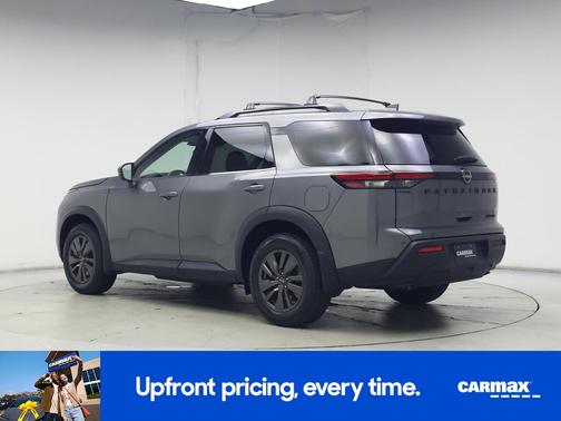 2022 Nissan Pathfinder SV