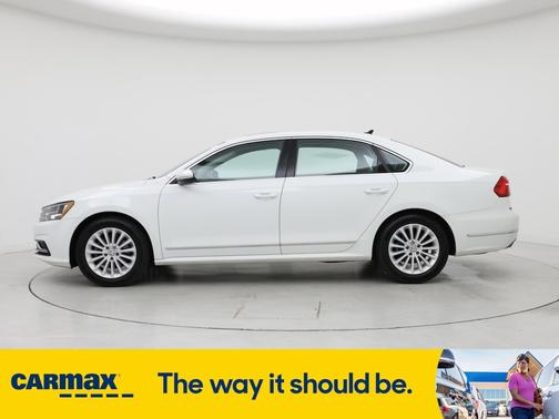 2016 Volkswagen Passat SE