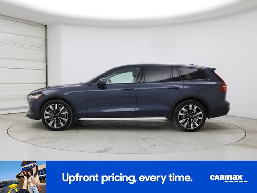 2024 Volvo V60 Cross Country B5 Ultimate