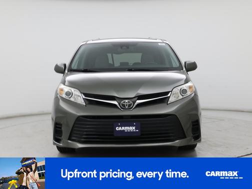 2018 Toyota Sienna LE