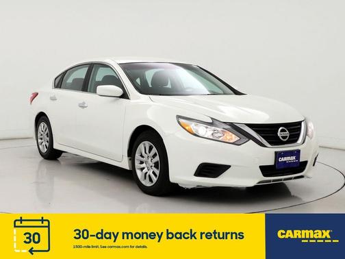 Photo 1 of 9 of 2017 Nissan Altima S