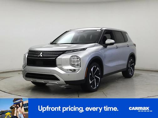 Silver 2024 Mitsubishi Outlander SE