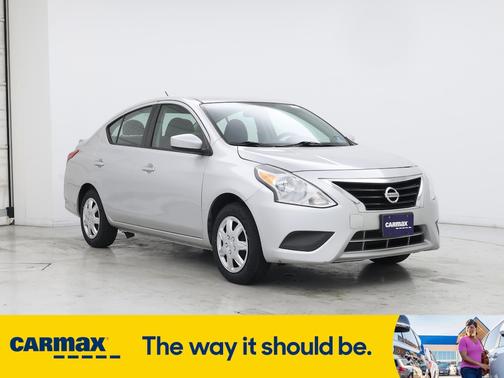 2016 Nissan Versa SV