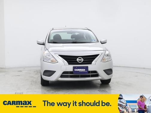 2016 Nissan Versa SV