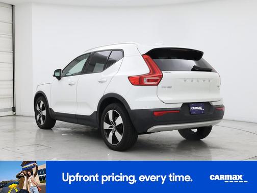 2020 Volvo XC40 T5 Momentum