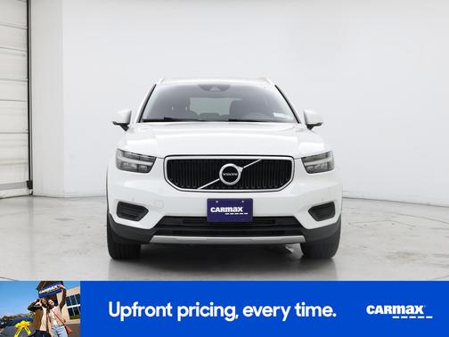 2020 Volvo XC40 T5 Momentum