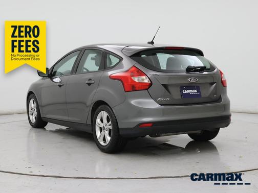 Gray 2014 Ford Focus SE