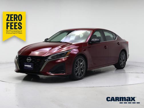 Red 2023 Nissan Altima SR