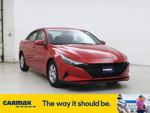 2022 Hyundai ELANTRA SE