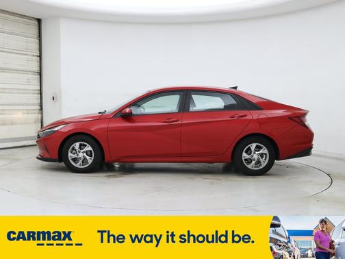 2022 Hyundai ELANTRA SE