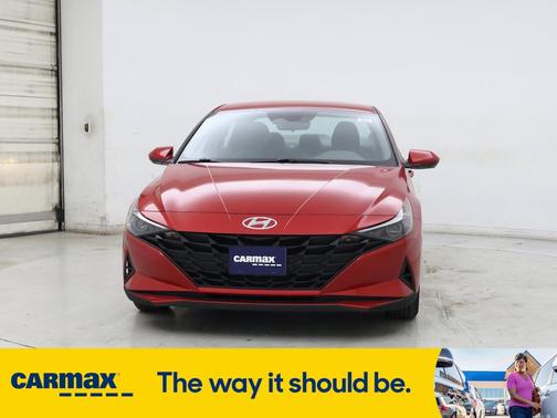 2022 Hyundai ELANTRA SE