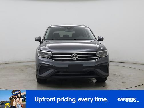 Gray 2023 Volkswagen Tiguan SE