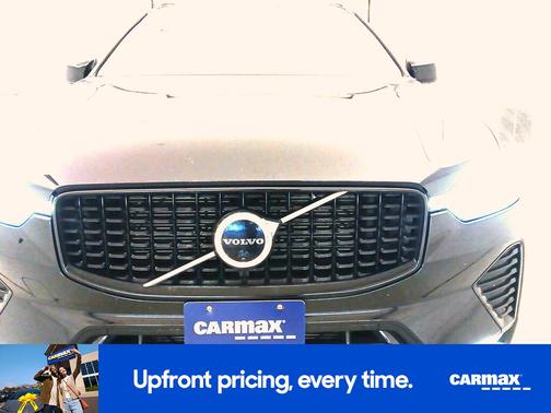 2023 Volvo XC60 B5 Plus Dark Theme