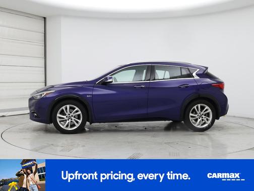 2017 INFINITI QX30 Premium