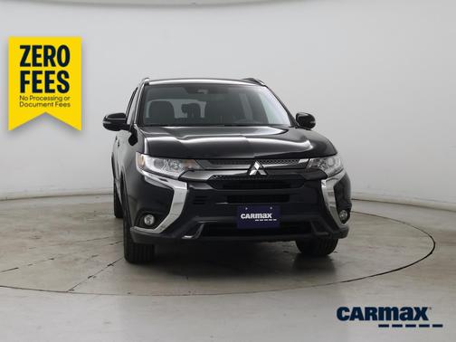 Black 2020 Mitsubishi Outlander LE