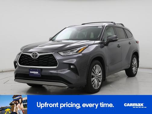 Gray 2024 Toyota Highlander Platinum