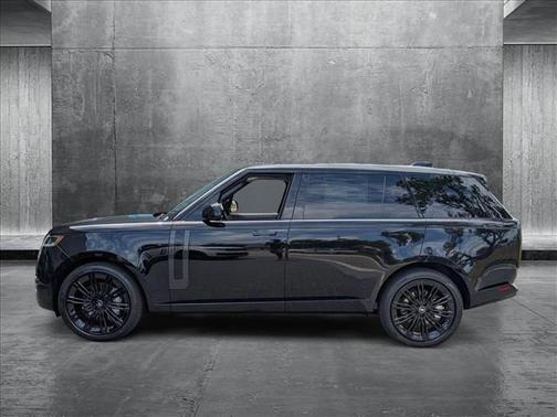 2025 Land Rover Range Rover P530 SE 7 Seat