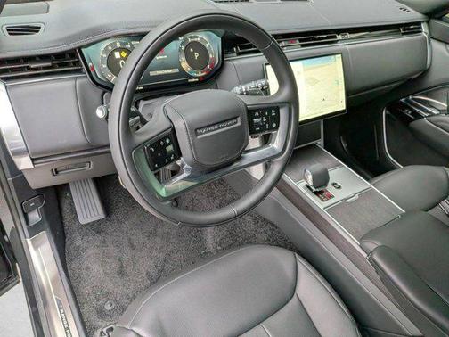 Carpathian Grey Premium Metallic 2026 Land Rover Range Rover P400 SE 7 Seat