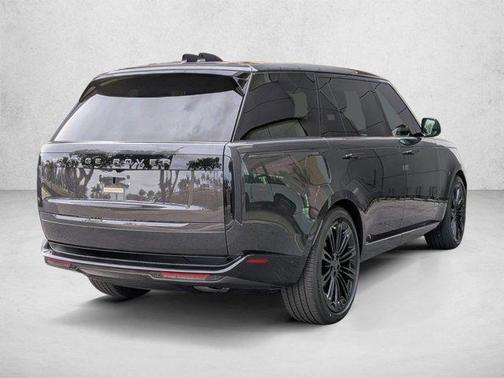 Carpathian Grey Premium Metallic 2026 Land Rover Range Rover P400 SE 7 Seat