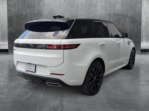 2025 Land Rover Range Rover Sport SE